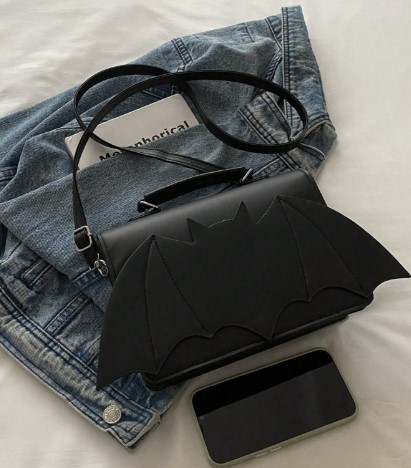 Cartera Negra Murciélago 3D Con Correa Estilo Gótico Dark - Image 3