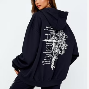 Campera Oversize Negra con Estampa Cruz – Estilo Gótico / Kpop / Streetwear