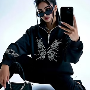 Buzo Oversize Dark Butterfly – Streetwear Gótico