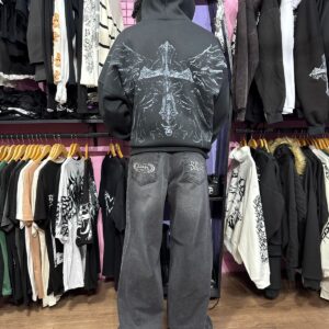 Jean Baggy Gris Bordado Dark – Estilo Streetwear Gótico
