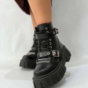 Borcegos Black Moon Merri Chunky Góticos con Hebillas y Cadenas
