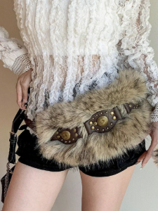 Cinturón con Pelo Sintético y Tachas – Estilo Boho Dark Invierno