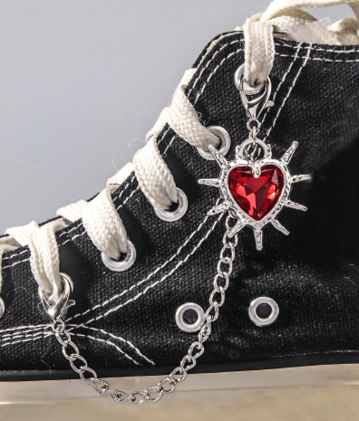 Corazón Espinado Rojo Cadena para Zapatillas – Not Today Originals - Image 3