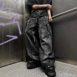 Pantalón Cargo Baggy Negro con Bordados – Estilo Grunge Urbano