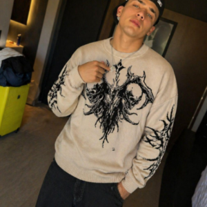 Sweater Oversize Gótico Beige con Estampa de Cráneos – Estilo Streetwear Dark
